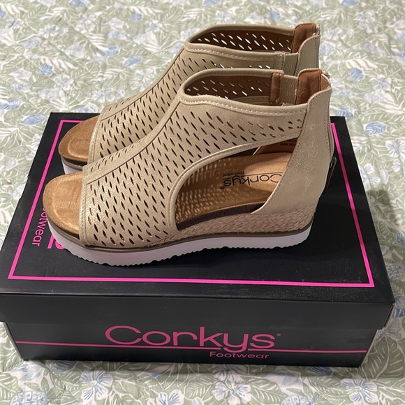 Corkys Wedges - Picture 4 of 6